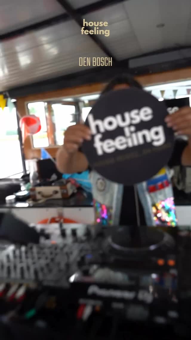 Rechtstreeks van de straten van Colombia naar de dansvloer: Wilson Benjamins, ook bekend als Colombian Connection, brengt een feest naar elke hoek van elke straat. Zijn combinatie van zwoele soul, disco en house zal je voeten in beweging brengen en onze dag op 4 juli knallend openen.
LET THERE BE FUNK
From the streets of Colombia, straight to the dance-floor, Wilson Benjamins a.k.a Colombian Connection brings a party to every corner on every block. His combination of sultry Soul/ Disco and House will move your feet kicking off our day on July 4th
LET THERE BE FUNK
#colombianconnection #discohouse #disco #funkyhouse #ʜᴏᴜsᴇᴍᴜsɪᴄ