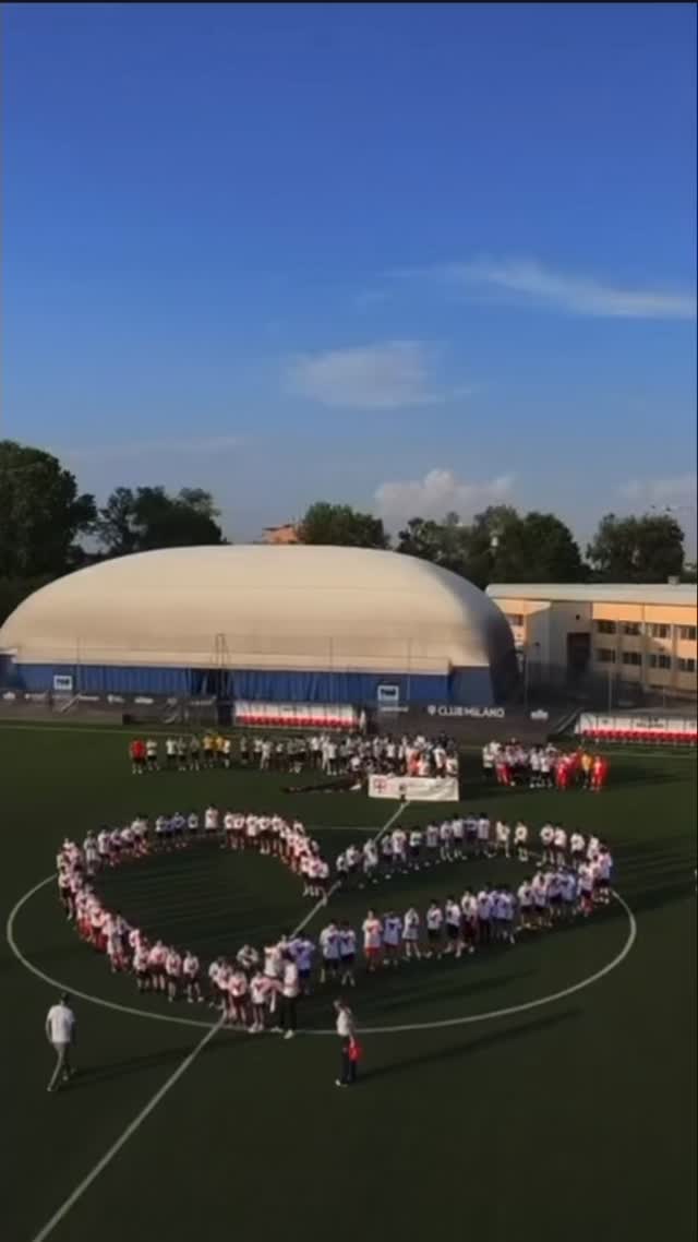 ❤️TORNEO DEL CUORE❤️
What an unforgettable evening of sport, friendship and solidarity.
We held together players, families, partners and supporters for this special tournament organized in collaboration with @clubmilano18 and @cun_company
We are especially proud to support @incampoconilcuore, helping provide life-saving defibrillators.
A special thanks to @odstorereal and @cookies_california for adding moments of sweetness and to @sy32_official for providing the fantastic kits worn by our team @sweetyears_superboys
Together, we proved once again that sports has the power to bring people together and make a real difference.
#sweetyears❤️ #SY32 #odsstore #footbalforgood