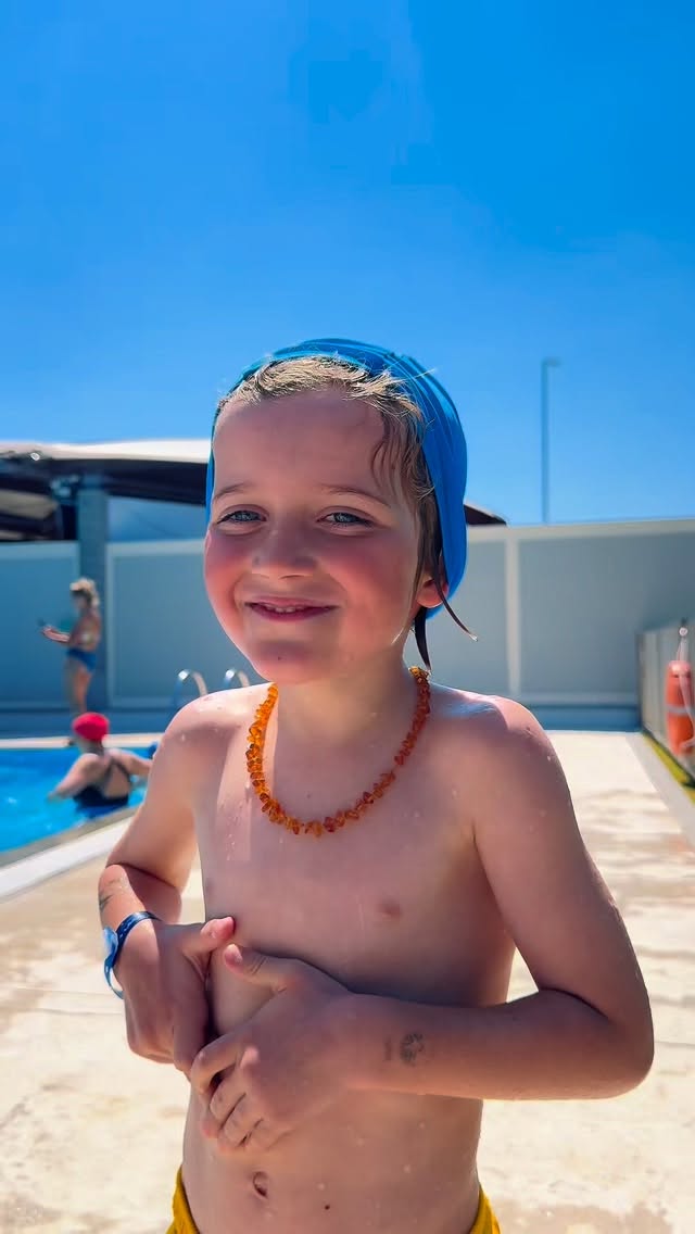 🎥 Sei pronto a scoprire Magobay insieme a un ospite speciale? 🌊✨
Special guest Martin!
🎥 Ready to discover Mago Bay with a special guest?
Meet Martin! 💦✨
@martinememisidivertono
🏕 @lagomag
🌈 @lagomagofamily
#CampingVillageLagoMaggiore
#VacanzeSulLagoMaggiore
#FamilyHolidayItaly
#LagoMaggioreExperience
#EstateInFamiglia