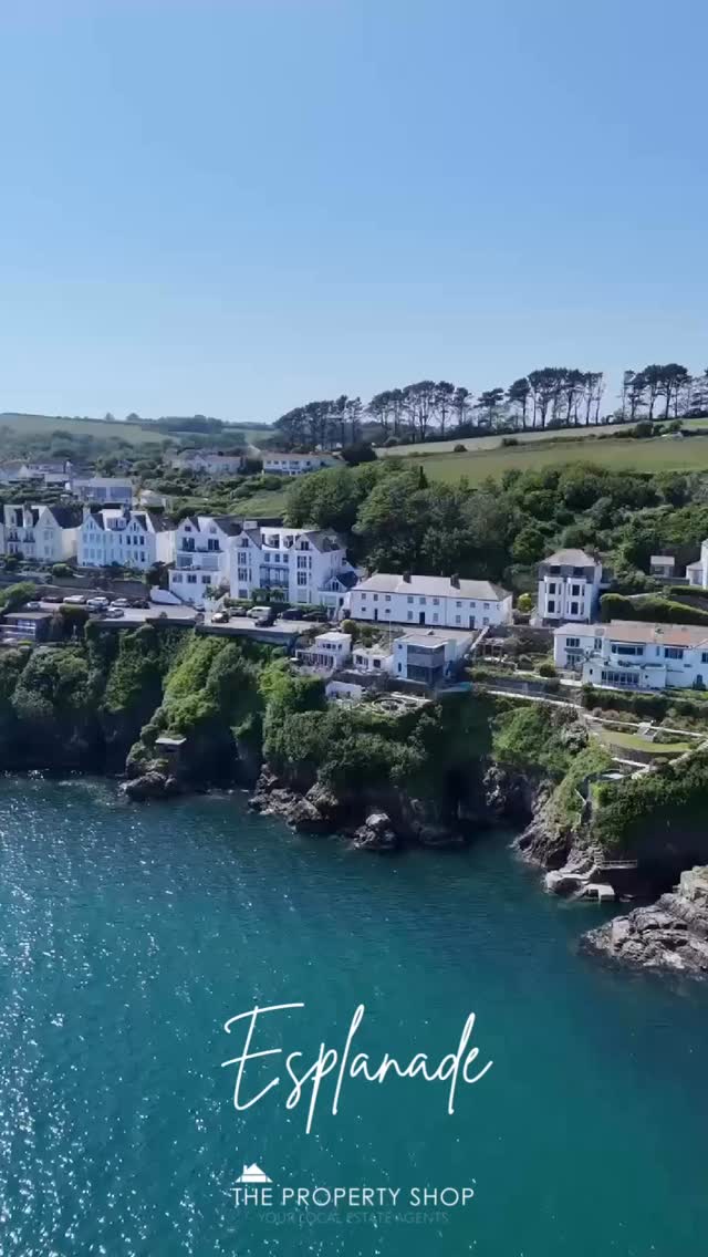 🙌 NEW TO THE MARKET 🙌
📍 76 Esplanade, Fowey
🏠 £775,000
CHAIN FREE! Situated on the highly sought-after Esplanade in the heart of Fowey, this beautifully renovated three-bedroom Grade II listed property enjoys stunning views across the harbour and out to sea.
To enquire about this property, please call our Fowey Branch on 01726 217888 📞
#cornwallliving #cornishestateagents #propertiesforsale