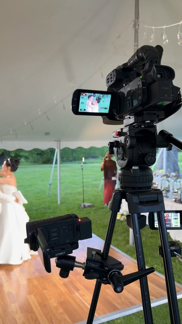 #bts of yesterday’s wedding filming multicam with old camcorders for the retro vibe #chicagoweddingvideographer
Photographer: @_parkphoto
DJ: @djnickyvon
Venue: @creekbendevents