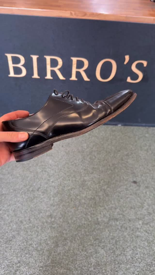 #loakeshoes new leather soles and heels
#shoerepair #goodyearwelted #cometocolne #lancashire @birros_colne