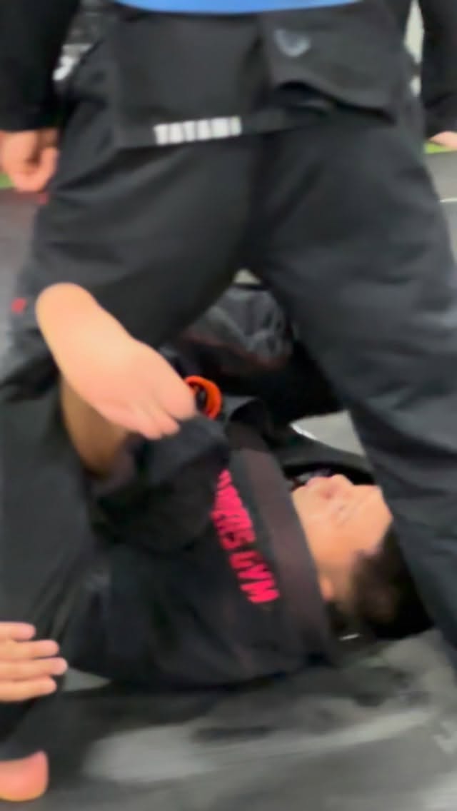 DRILLS = SKILLS
Better everyday 🔝
JOIN BJJ AT RIDDLERS GYM 🥋❤️🖤
First class is FREE 🤯😱
#riddlersgym #bjj #brazilianjiujítsu #martialarts #bettereveryday