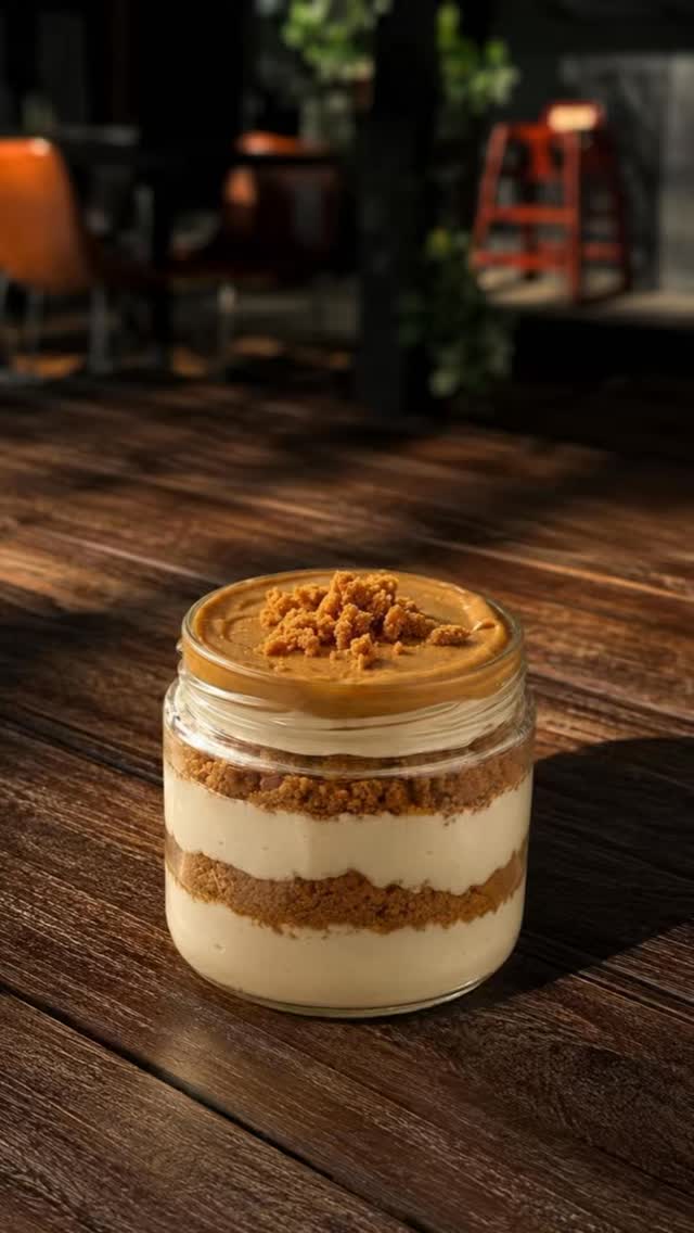 Viral favorite for a reason: layers of silky cream magnolia, crushed Lotus Biscoff cookies, and rich cookie butter come together in this unforgettable Magnolia-style dessert🤎 Order through Uber Eats, Doordash and Grubhub or come visit us! 💌