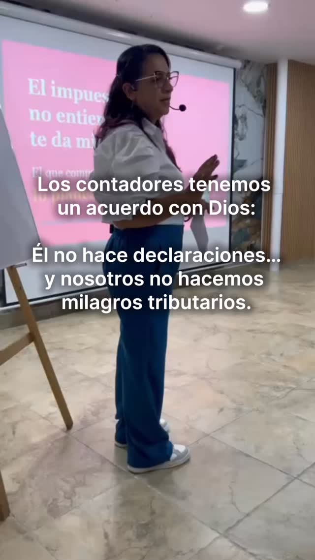 Hay clientes que creen que un contador puede arreglar años de desorden… en una sola llamada.
Pero recordemos algo:
📑 hacemos estrategias,
📊 organizamos números,
😅 pero milagros tributarios… esos ya le corresponden a otro departamento.
Mis colegas contadores entenderán perfectamente este nivel de estrés. 😂
#humor #humorcontable #contador #contadores