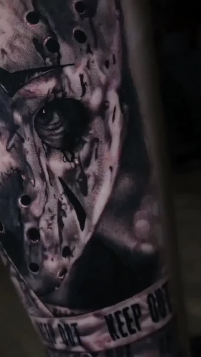 Jason brought to life by @marie.nik.tattoo
Style - black and grey realism
Enquiries - info@lost-tower.co.uk
#jasontattoo #horrortattoo #blackandgreytattoo #tattooartist #losttowertattoo