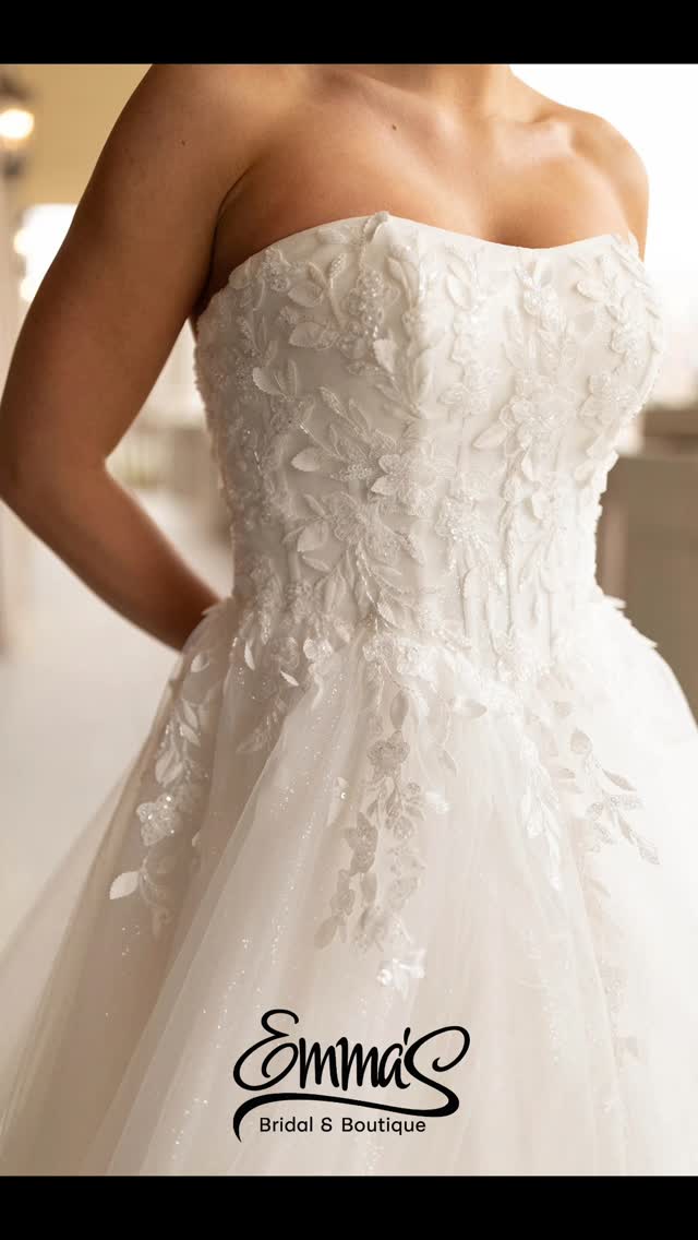💍 Book a private bridal appointment and get expert one-on-one guidance.
📞 337.541.9990
🌐 emmasbridalboutiques.com
#lafayettelouisiana #lafayettela #lafayette #lafayettebrides #stellayorkbridal