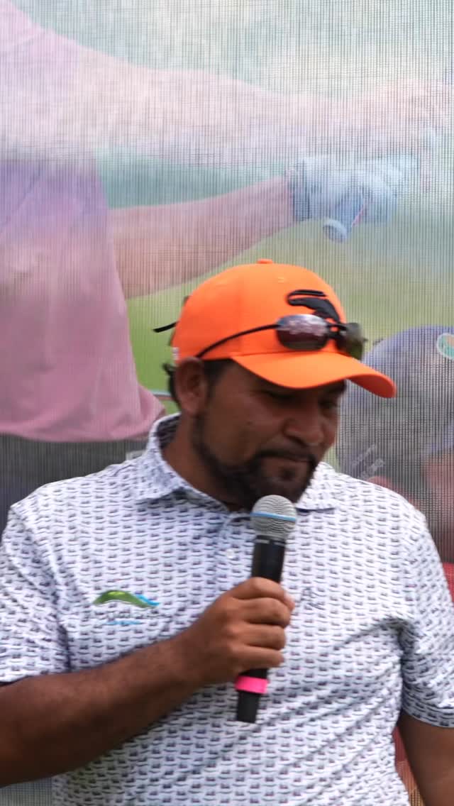 La Gira Profesional Mexicana expresa sus más sinceras condolencias a nuestro querido jugador Fernando Arzate y a toda su familia por el sensible fallecimiento de su padre, Ramiro Arzate.
Como muestra de respeto, solidaridad y acompañamiento, los jugadores participantes en el Tour Championship portaron un moño negro durante la competencia celebrada en Ventanas de San Miguel, honrando su memoria y acompañando a Fernando en este difícil momento.
Nos unimos a su pena y deseamos pronta resignación a familiares y seres queridos.
Descanse en paz.