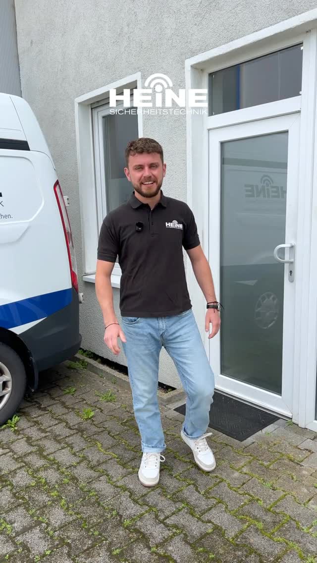 Die Ferienzeit steht vor der Tür und viele von uns freuen sich auf ein paar Tage Auszeit ☀️🏖️
Bevor es losgeht, lohnt sich ein kurzer Sicherheitscheck rund ums Haus. Denn schon kleine Hinweise können auf längere Abwesenheit schließen lassen.
🪟Dauerhaft geschlossene Rollläden
🔑 Ersatzschlüssel unter der Fußmatte
📬 Überfüllter Briefkasten
Mit einfachen Maßnahmen wie der Unterstützung durch Nachbarn, Freunde und Familie lässt sich schon viel erreichen.
Welche Vorkehrungen treffen Sie, bevor Sie in der Urlaib fahren?
#einbruchschutz #sicherheitstechnik #ferienzeit #urlaub #alarmanlage