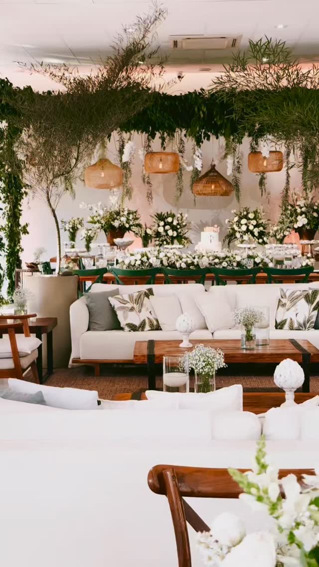Celebrar 83 anos é comemorar uma vida repleta de amor, histórias e momentos inesquecíveis
Cada detalhe dessa decoração foi pensado com carinho para tornar esse dia ainda mais especial e emocionante!