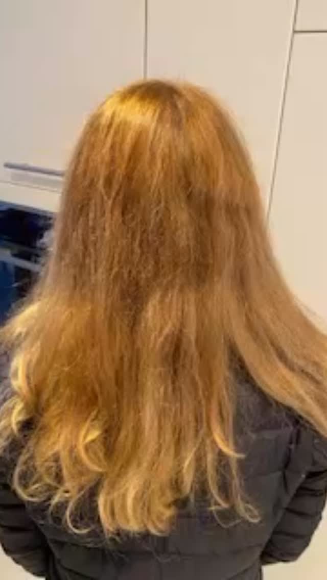 Grayblending
In vier Sitzungen verteilt über fast ein Jahr entstand dieser wunderschöne Look .
Produkte von Original Mineral
@pelosi_labels_distribution
@oandmpro_switzerland