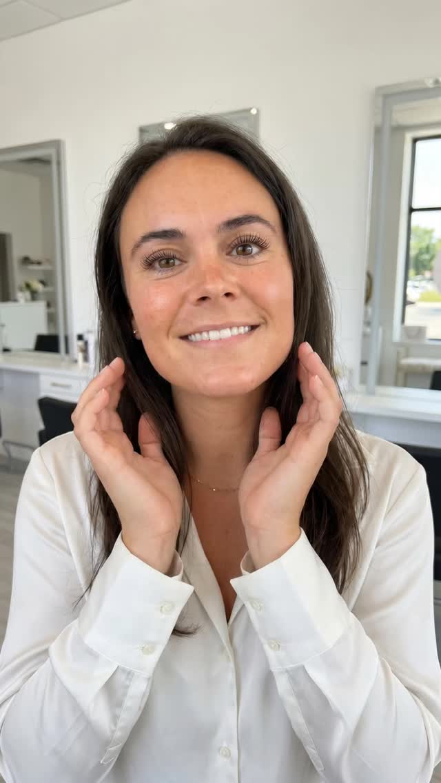 A Korean eyelash lift is an innovative, damage-free treatment that curls and lifts natural lashes directly from the root using gentle, amino acid-based formulas. It often features a glueless or semi-glueless technique for seamless results that last 6 to 8 weeks without making lashes.