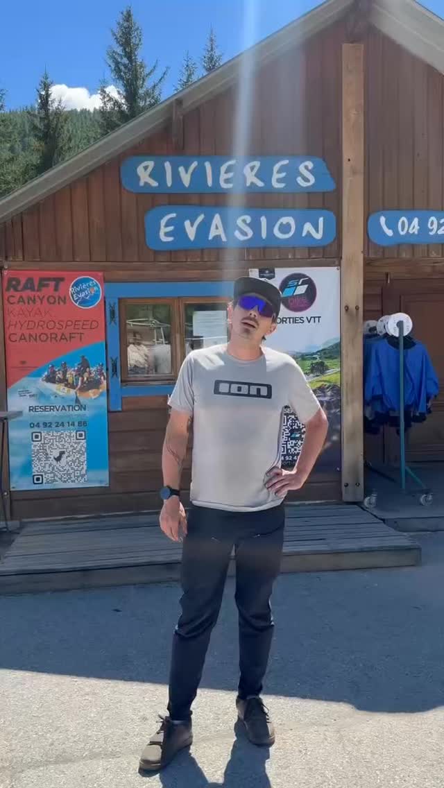 Aujourd’hui, direction @rivieres_evasion ! 🌊 Basée à Chantemerle, à l’entrée du Parc des Colombiers, notre base vous accueille pour découvrir les plus beaux parcours de rafting de la vallée 🚣♂️
🔥 Deux ambiances :
👉 La basse Guisane, classe IV, pour un maximum de sensations
👉 La haute Guisane, classe II, idéale pour une découverte en douceur
Chaque descente commence ici, avant de partir profiter de la rivière et des paysages de Serre Chevalier.
📍 Rendez-vous à la base de Chantemerle
🚣 Réservations en ligne ou directement sur place
#RiviereEvasion #Rafting #SerreChevalier #Guisane #Outdoor HautesAlpes EauVive