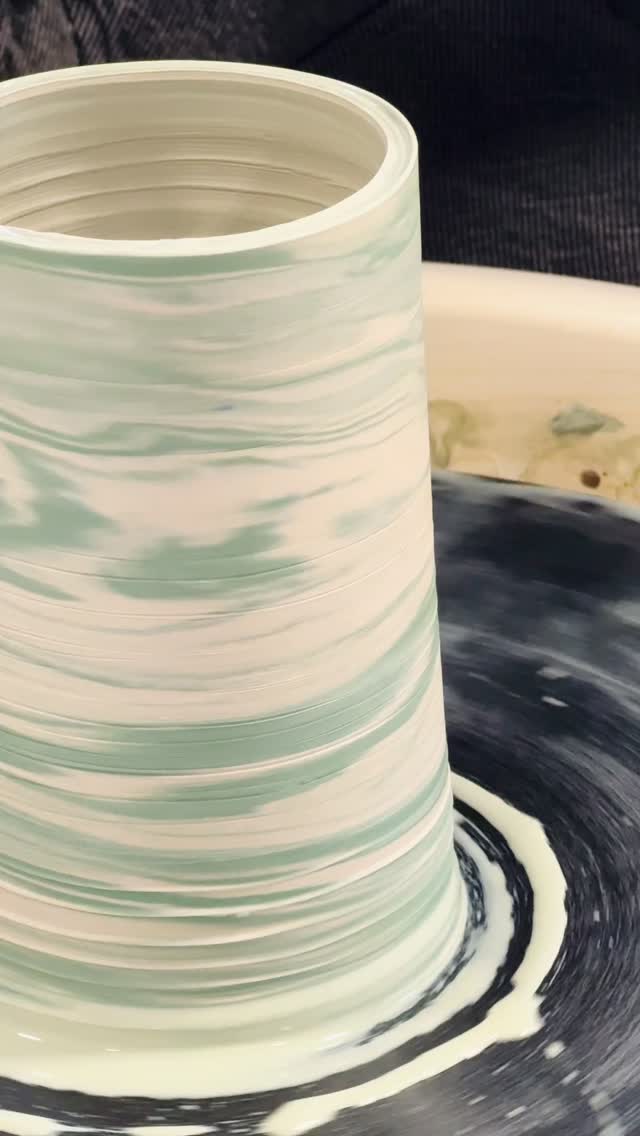 Join us for Rocky Mountain Clay Day and try some amazing clays, including this one no one has ever used before: Evergreen Ash! 🌲
@rockymountainclay #rinoartdistrict #denverart #pottery #coloredclay