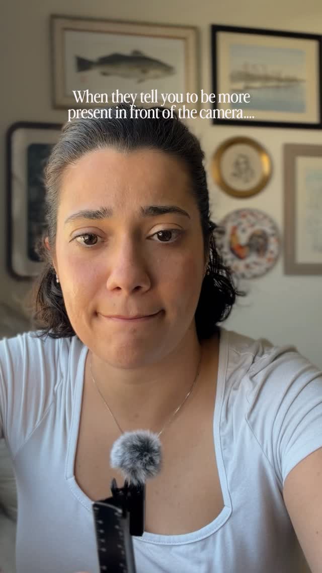 How do I tell my social media manager this whole front of the camera thing isn't gonna work 👀😅
But on a real note, how the heck do you guys make it look so easy or am I just a spaz!?
.
.
.
.
#virtualinteriordesigner #interiordesignmeme #behindthescenes #socialmediacontentcreator #smallbusinesslife