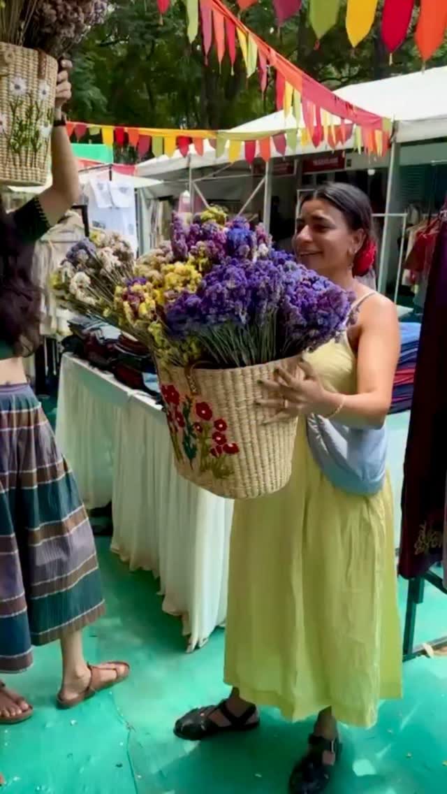 Bangalore! Great news! 🌾✨
Our much-loved dried flowers have finally arrived!
They couldn’t make it to the exhibition earlier, but on popular demand, we’ve managed to bring them all the way from Manipur to Bangalore.
Available only for the last two days of the exhibition till 4th June.
If you’re in Bangalore, drop by and grab yours before they’re all gone!
📍 Jayamahal Palace
⏰ 10 AM – 8 PM
See you all ❤️