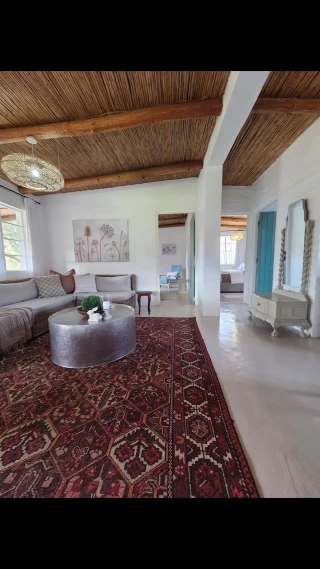 Comfort, calm, and country charm. From relaxed living spaces and a welcoming kitchen to peaceful bedrooms and beautifully refreshed bathroom, every corner of our newly renovated Farm Cottage is designed to make you feel at home. π€π
#KleinNektar #FarmStay #RobertsonWineValley #WesternCapeGetaways #SlowLiving