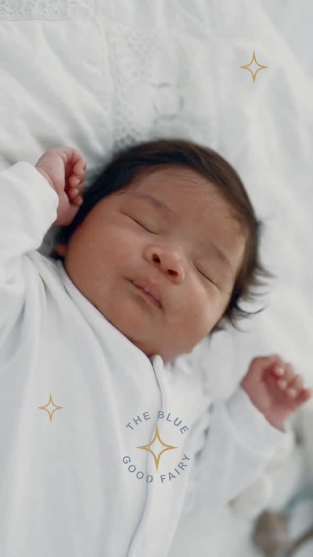 Aunque creas que "duerme mejor boca abajo", revisa la temperatura de la habitación si ese es el caso.
Dormir boca arriba sobre una superficie firme mantiene la cabeza y el cuello en la posición perfecta para que las vías respiratorias queden completamente expuestas.
#cunasegura #sueñoseguro #babysleep #reciennacido #educacioninfantil