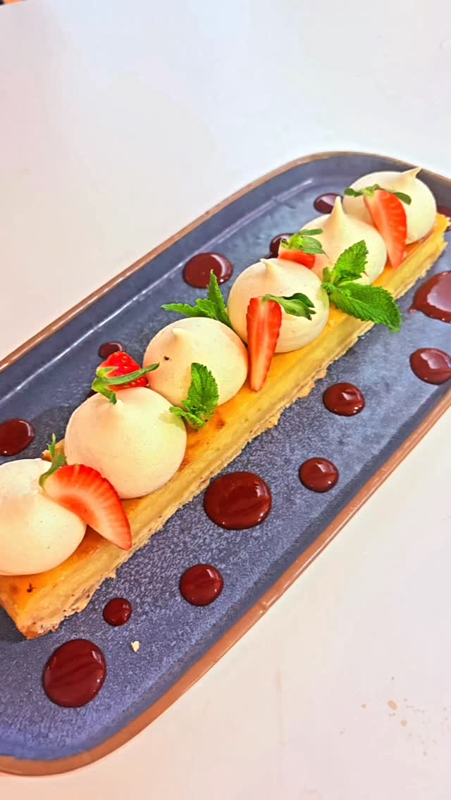 #dessert #restauranttoulouse #toulouse #produitfrais #faitmaisoncuisine tarte au citron 🍋 revisité