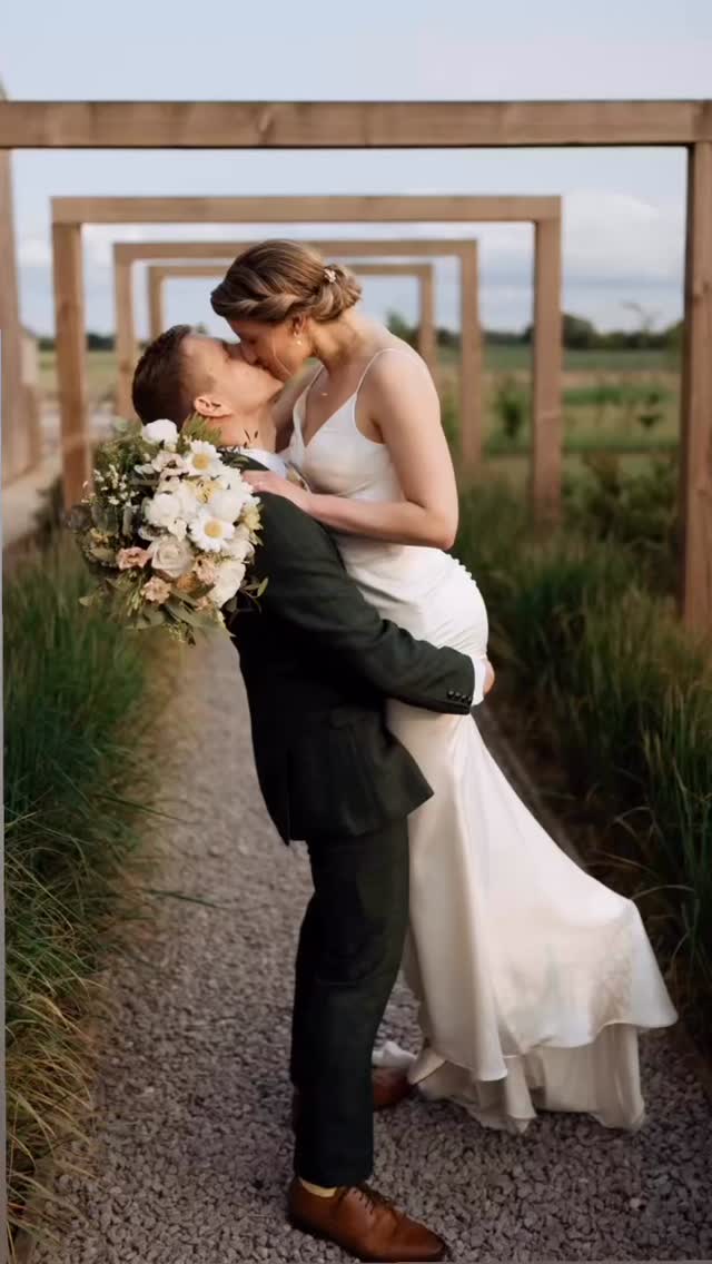 A whole year! Happy 1st wedding anniversary 💘
Fran and Nick pulled together the most magical day in under 4 months!
The mariachi band was a stand out!
These amazing people helped them bring it all together so seamlessly:
💒 @oakwoodatryther
📸 @eyestopixels
📹 @nickmalonefilm
🌸🌿 @shindig.event.styling
🍕 @fired_up_pizza_co
🍽️ @domskitch
🎸 @mariachireyuk
🎙️ @mattfoksmusic
💄 @muasophiehealey
💇♀️ @lottiehaighhair
🍩 @yorkshiretreat
Relaxed joyous wedding ceremonies | modern weddings | memorable wedding ceremonies
#yorkwedding
#leedswedding
#yorkshirecelebrant
#weddingcelebrant
#2027wedding