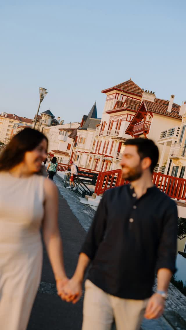 A pocos dias de la boda de Azul y Oliver, recordamos el paseo que dimos por #sanjuandeluz , en la costa vasco-francesa.
Si necesitabas una señal para haceros unas fotos juntos, aquí la tienes.
#Preboda #LoveStory
#Fotografodebodas
#EngagementSession
@azulmbb @oligallego @lamardemomentos