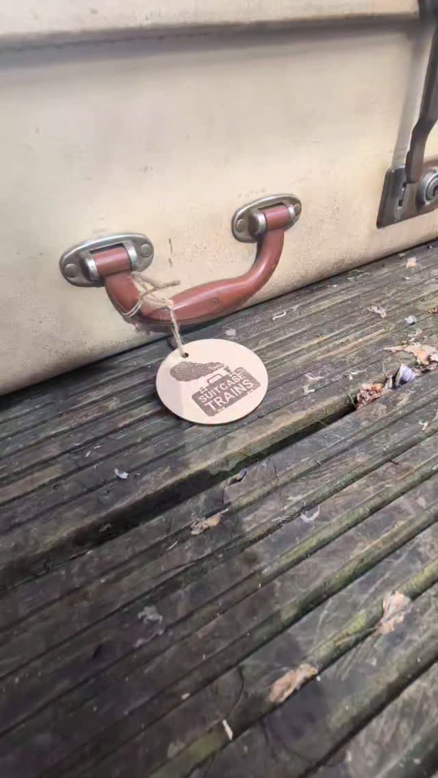 Whats inside the suitcase ?
Suitcasetrains bespoke working Trainsets housed in vintage suitcases #trainset #instatrain #ngauge