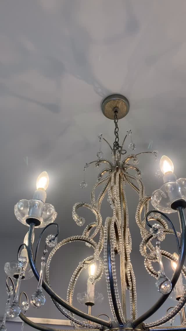 Something new around every corner. ✨
From fresh arrivals to the upcoming Essense of Australia Trunk Show, there has never been a better time to say yes at Diane’s. Book your appointment at www.dianesformalaffair.com 💍