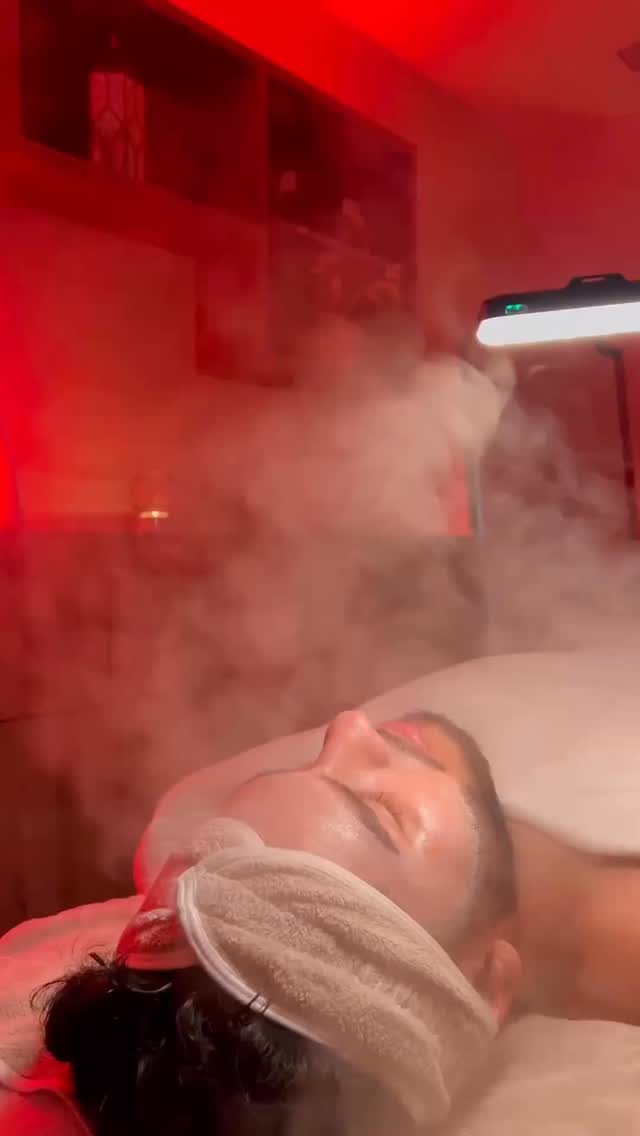 Taking a moment for self-care is always worth it
This is your sign to book that facial and give your skin the love it deserves. 💆♀️✨
You can find our booking link in our bio 🤍