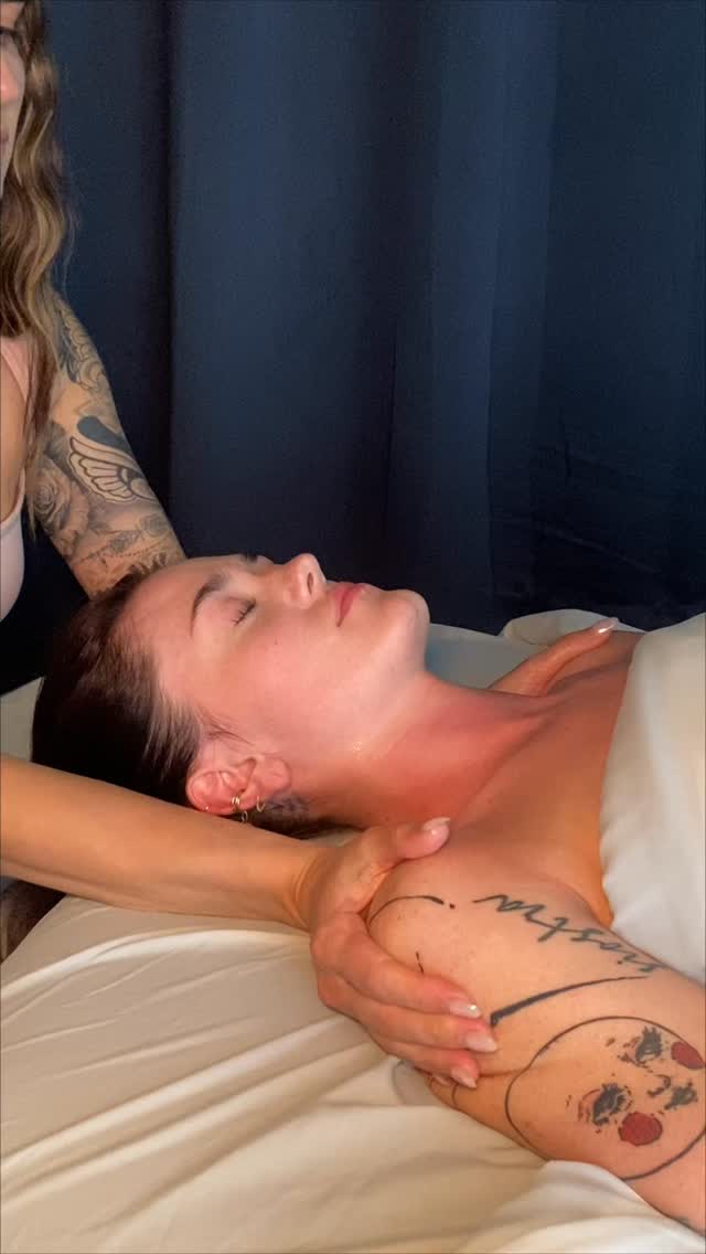 Love neck traction? Itโs time to book a Buccal Massage๐
In this specialized massage we focus on releasing the muscles responsible for head stability and rotation.
Effectively providing relief from headaches, migraines, and jaw tension. Book now!
๐คDisclaimer: the voice over is not our own but an audio we found fitting.
#carsoncity
#buccalmassage
#massagetherapy
#headacherelief
#carsoncity