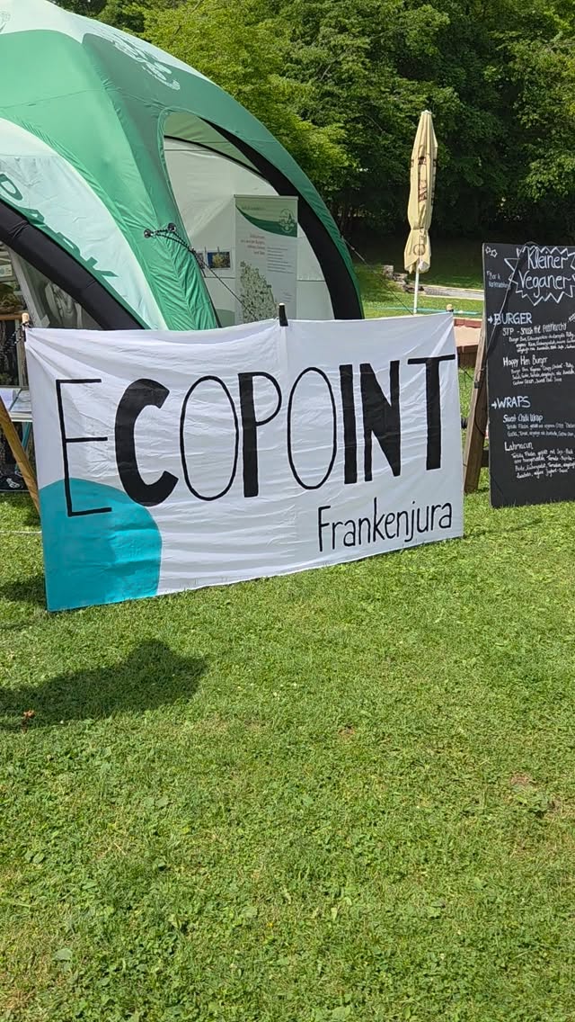 Bring your cup, power your shake! 🚲
Heute ab 18:30 Uhr gibt's am Ecopoint Stand Proteinpulver-Shakes vom @volksshake_team. 💪
@kletterfestival @vgn_freizeit
#ecopointclimbing