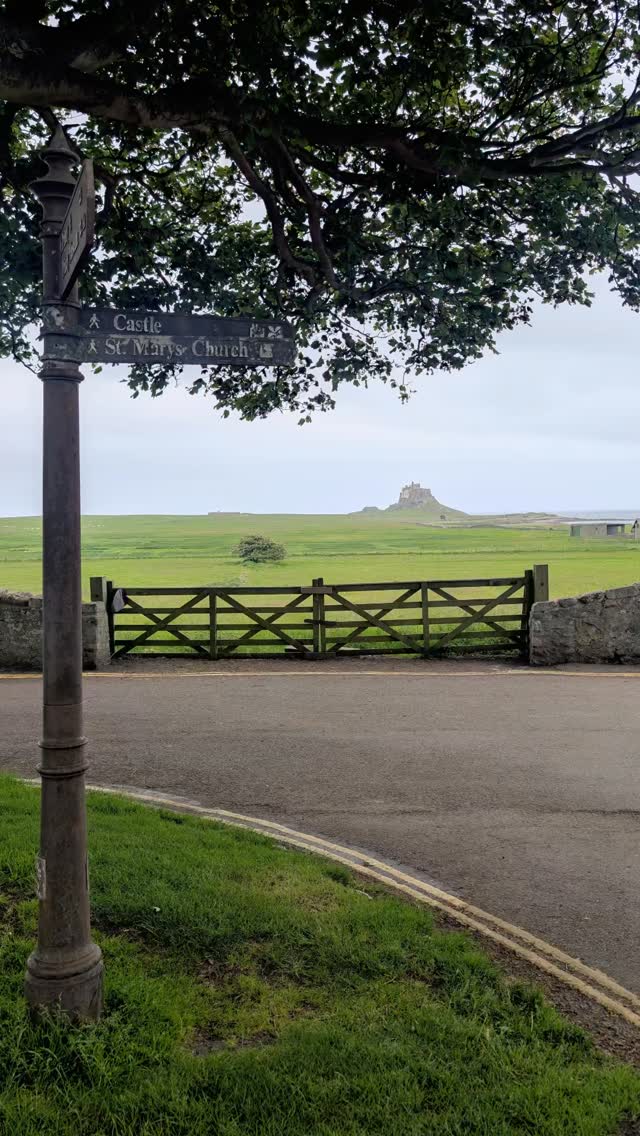 Summer twilight on Holy Island. Lindisfarne. A Special place ♥️
-
-
#Northumberland
