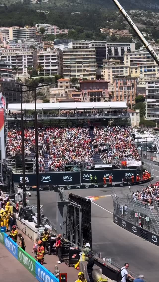 Monaco.
Der Sound der Motoren zwischen den Yachten, die Sonne über dem Hafen und eine Atmosphäre, die man kaum beschreiben kann.
Heute beim freien Training der Formel 1 – ein Erlebnis, das unter die Haut geht. 🏎️✨
#Monaco #Formula1 #MonacoGP #F1 #Motorsport