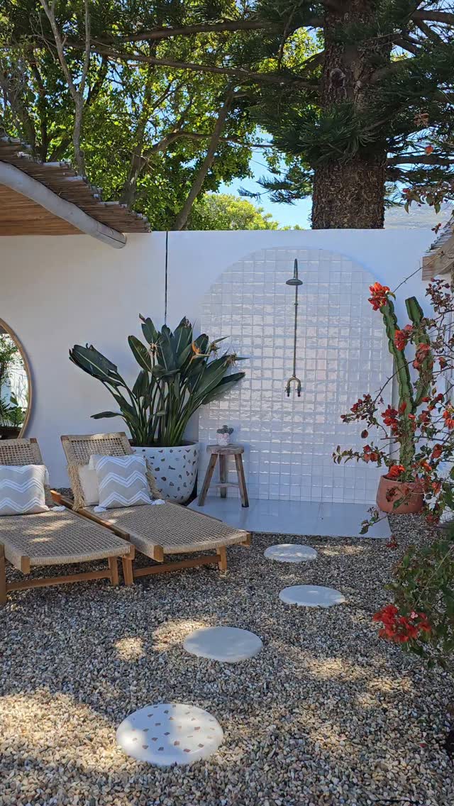 Shop online or in-store, including our teak and viro loungers and poly rattan dining chairs.
www.eightdegreessouth.com or visit 10 Stibitz Street, Westlake, Cape Town.
#lounger #interiordesign #teakfurniture #outdoor decor