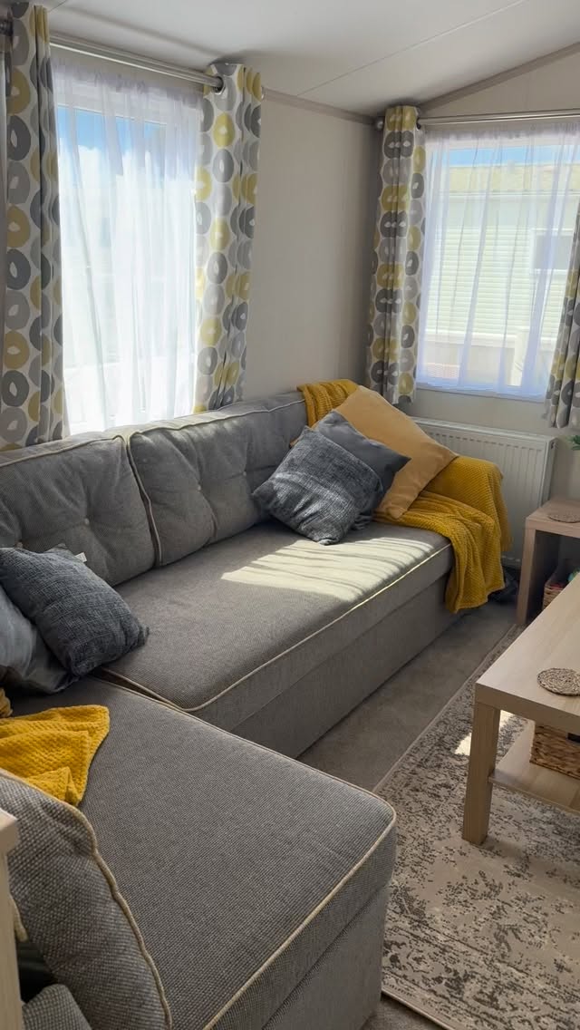 Our little holiday home is now ready for guests!
To make your stay as comfortable and stress-free as possible, we’ve included a range of extras so you don’t have to pack everything from home. These include a highchair, travel cot, Bed rails, cool bag, ice packs, games, outdoor toys, adult and children’s beach chairs, and crabbing nets for fun-filled days at Mudeford.
And yes, a coffee machine!
We hope these added touches help you settle in, relax, and make wonderful memories during your stay.
airbnb.com/h/coastaldreamshoburnepark
#hoburne #holidayhome #christchurch #staycation
@my_coastal_dreams
@unrivalledholidayhomes
