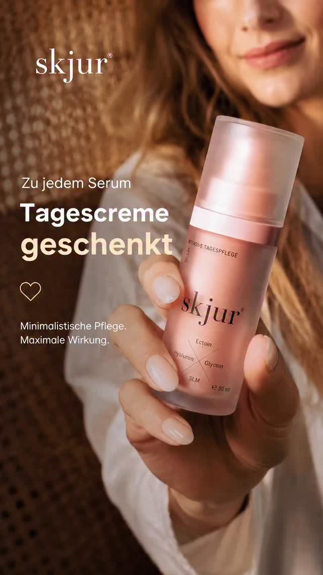 Gratis Tagescreme zu jedem Serum 🎁
Für kurze Zeit erhältst du beim Kauf eines skjur® Serums unsere Tagescreme kostenlos dazu.
Pflege mit Ectoin, Hyaluron und Glycoin für eine hydratisierte und geschützte Haut.
🤍 Minimalistische Pflege
🤍 Maximale Wirkung
🤍 Gratis Tagescreme im Wert von 39,90 €
Jetzt auf skjur.shop entdecken
#giveaway #goodie #gesichtspflege #skjur
