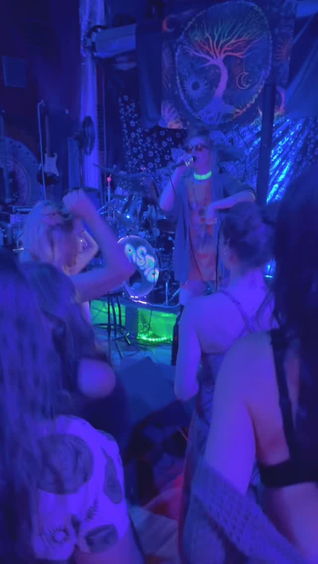 My music is high key here to inspire truth, consent, and feminine authority - three practices this world needs deeply. I want to help you tap into your desires, your boundaries, your bad ass boldness. 🔥 To the beautiful men out there I say: practice self-awareness and make space for feminine medicine. To my baddies I say: practice being bold and share your voice! To my non-binary baddies I say: keep expanding this planet’s spectrum of expression. Let’s build this new world together, shall we? 🌎 🪄
I’ll catch you at @highvibefest with @truthnowmusic 😃 details and tickets in bio 😚