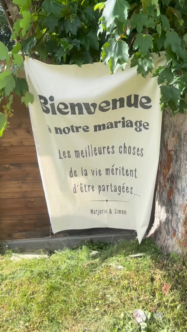 Nous étions samedi au domaine La Pierre à Sel, un endroit magnifique en Savoie, perdu près des Belledonnes et du massif de la Lauzière, pour le mariage de Marjorie et Simon.
Un moment suspendu, magique, en pleine nature. Woua…!
À suivre 😎
#coverclub #mariage2025 #mariage2026 #vindhonneur #concertvindhonneur
