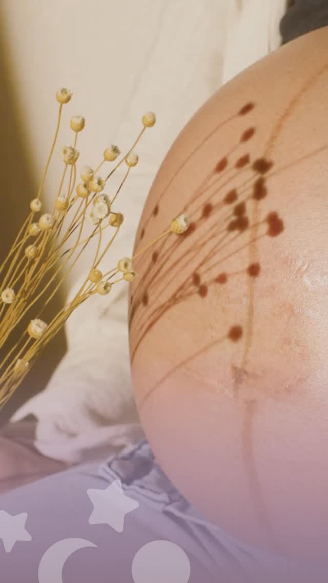 Did you know your brain can learn to associate a simple touch with feelings of calm and relaxation? 🌿
In this guided hypnobirthing visualisation, I teach you how to create a calming anchor that you can use during pregnancy, labour, birth, and postpartum 🤍
This is not just relaxation.
This is preparation.
A beautiful exercise to help you feel more connected, confident, and supported as you prepare to meet your baby ✨
🎧 Find the link in my bio
✨ Register for my free Birth & Baby Masterclass