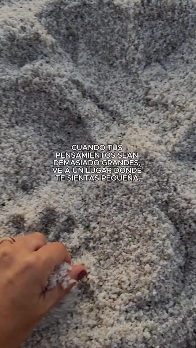 A veces creemos que necesitamos respuestas🍃 Pero lo que realmente necesitamos es perspectiva.
Y la naturaleza tiene una forma preciosa de recordárnoslo. 🌊
Con amor, Naïr ❤️