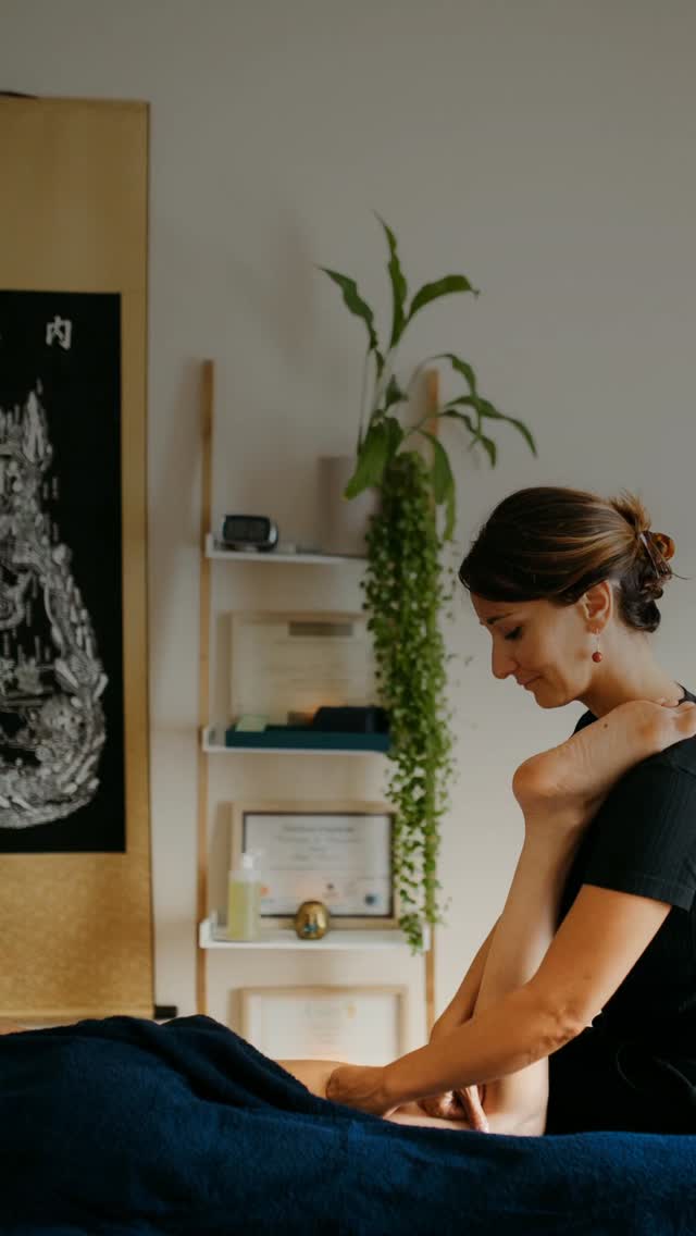 Des massages et soins sur-mesure pour relâcher corps et esprit
Votre corps parle. Mon approche consiste à l’écouter en profondeur.
Au-delà d’un simple massage, je vous propose un véritable accompagnement :
Massage bien-être, détente musculaire avec une approche intuitive et énergétique
Techniques de massage Tui Na et acupression Qigong Tuina
Drainage lymphatique et jambes lourdes
L’objectif : vous aider à retrouver équilibre, légèreté et vitalité
Réservez votre massage dès maintenant
Massages & soins
#massagepersonnalisé #detente #saintpaultroischateaux #massagedrome