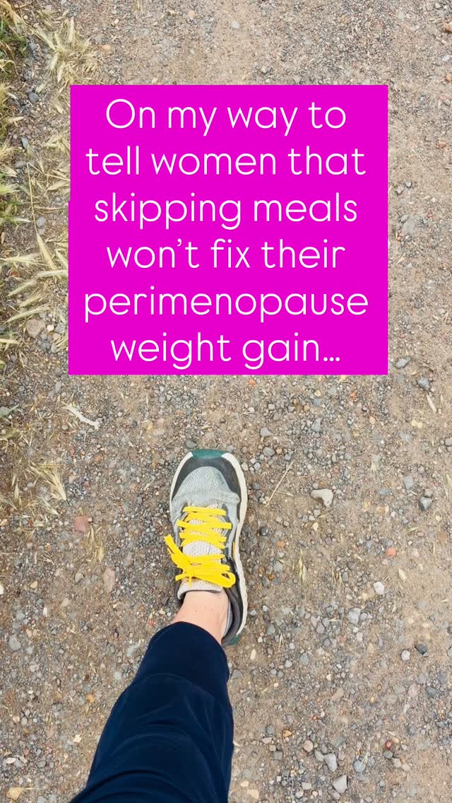 𝐇𝐨𝐰 𝐨𝐟𝐭𝐞𝐧 𝐝𝐨 𝐲𝐨𝐮 𝐬𝐤𝐢𝐩 𝐦𝐞𝐚𝐥𝐬?
🖐🏻Skipping meals is often seen as a badge of honour but it can be a rocky path…especially for perimenopausal women when hormones are unpredictable and nutrient intake is key!
👉🏻 skipping meals can lead to unstable blood sugar levels
👉🏻 skipping meals means that you are missing out on opportunities to meet your fibre, protein and micronutrient needs
👉🏻 skipping meals can lead to mood swings and hanger
👉🏻 skipping meals is not sustainable if you are striving for an active lifestyle
👉🏻 skipping meals can lead to increased cravings
👉🏻 skipping meals can lead to snack snack snacking for the following few hours
👉🏻 skipping meals can make it more difficult to maintain muscle mass during perimenopause
#perimenopauseweightloss #perimenopausenutrition #menopausenutrition #mounjaroweightloss