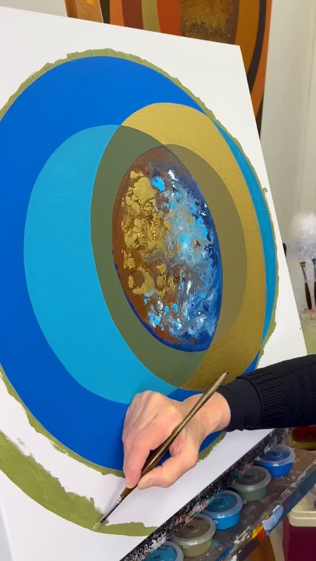 Something I’ve been working on for a long time is now on a wall in Milan.
Circles of Joy remains on view in Milan through June 30.
Free to visit, Monday to Friday, 17:00 to 18:30
📍 Hosted by Cazzola Consulting
Corso Italia 50, Milano, Italy
______
🇮🇹 Una parte importante delle mie opere è ora esposta a Milano.
Circles of Joy — visitabile a Milano fino al 30 giugno, dal lunedì al venerdì, dalle 17:00 alle 18:30.
📍 Presso Cazzola Consulting
Corso Italia 50, Milano
#laurarota #laurarotaart #circlesofjoy #circlesofjoyart #earthsheart LauraRotaPaints ArteMilano AbstractPainting GeometricArt ColorHarmony ArtExhibition MilanoArte ContemporaryPainting OpenToAl