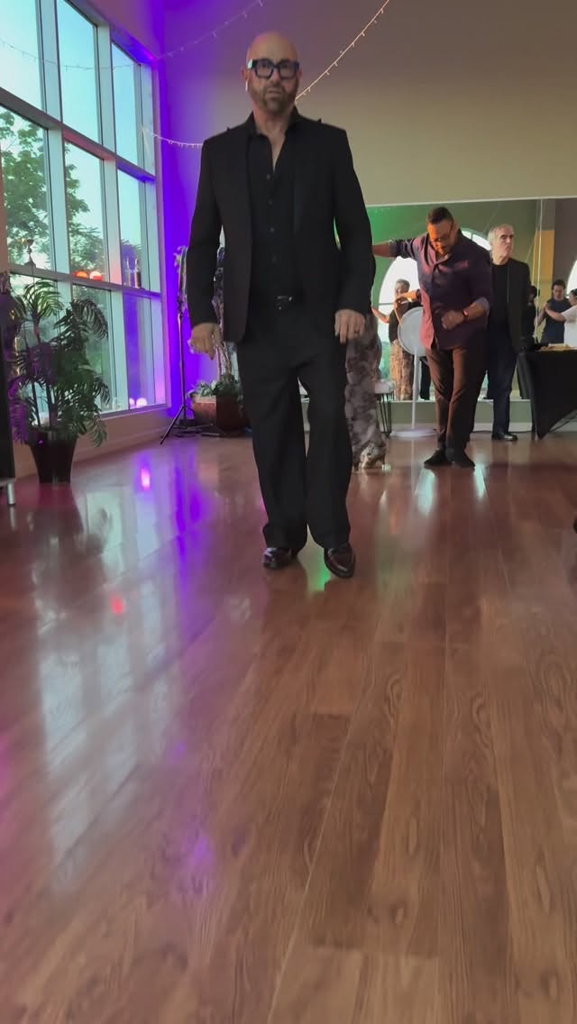 Set me freeeee
#ballroomdance #trendingreels #viral #boss #setmefree