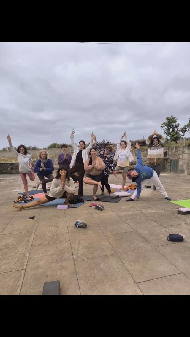 YOGA RETREAT FOR WOMEN - PORTO SANTO
Just finished another yoga retreat for Women in Porto Santo, from the 4th to the 7th of June. It's the 4th year I organize this retreat, in the same place and always on the same holiday.
It's quite intense because I do everything:
- I plan the retreat;
- I take care of the booking/payments/promotion;
- I organize the menu and I cook the meals;
- I teach 2 classes per day, which include connection activities;
- I'm also available for massages, and this year I offered 7 massages;
- plus all the hosting.
It's seems a lot, but it's all so natural. I feel serene, present and content. I don't experience these feelings, all at the same time, in any other situation. If feels like I was born for this.
Happy to have Women coming every year and I'm looking forward to do second round in October, for slightly shorter Retreat, from the 3rd to the 5th.
Would you like to join? I still have 4 beds available. Don't miss out this experience 😃🙏❤️