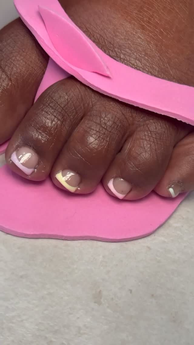 ✨ Sole Therapy Weekend is HERE ✨
$40 Gel Pedicure (price does not include removal or designs)
📅 June 5th thru 8th only
📍 Link in bio to book
☎️ Call/DM us to grab your spot
#BrownSugarNailSpa #PrettyFeet #PedicureSpecial #PhillyNails #pedicure