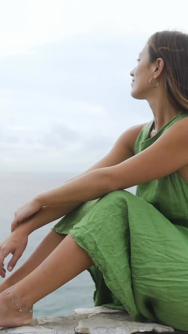 Diese Sätze höre ich als Psychologin immer wieder.
Oft steckt dahinter nicht Schwäche, sondern…
Erschöpfung
Alte Muster
Selbstzweifel
Verletzungen
Und der Wunsch, endlich mehr bei sich selbst anzukommen.
🌿 Welcher hat dich am meisten getroffen? ⬇️
#selbstwert #psychologie #grenzensetzen #innereskind #selbstliebe