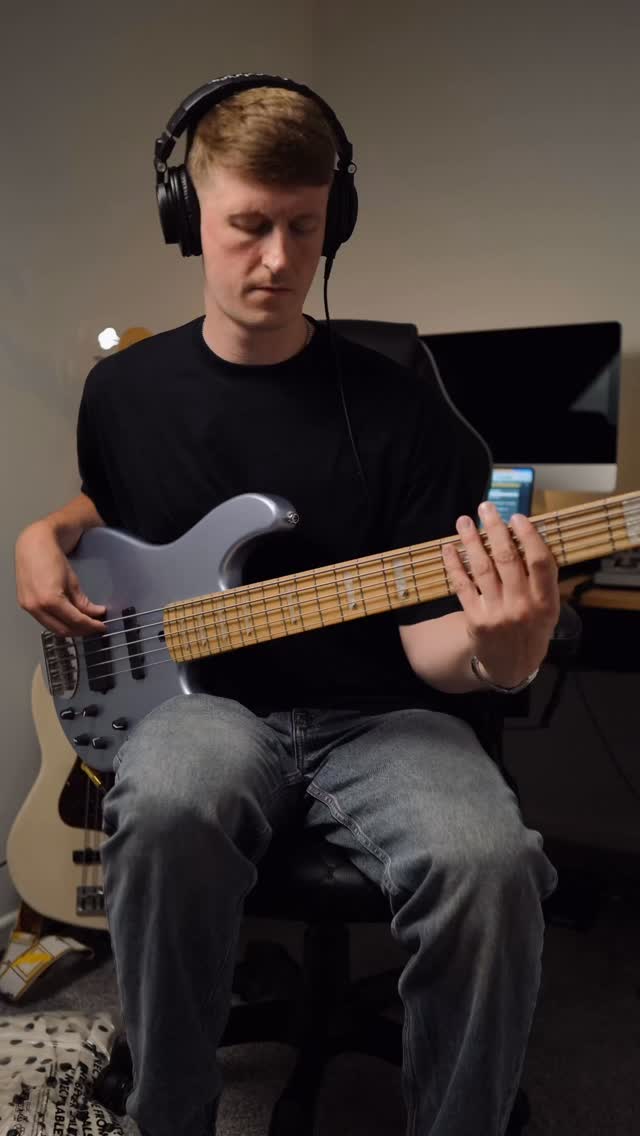 Find the tab for this video and other free practice materials from the link in my bio!
Starting to build a collection of free resources to help you become a better bass player, and would love for you to check it out!
All totally free, no signup required!
#bassguitar #bassplayer #basstabs #bassgram #basscover