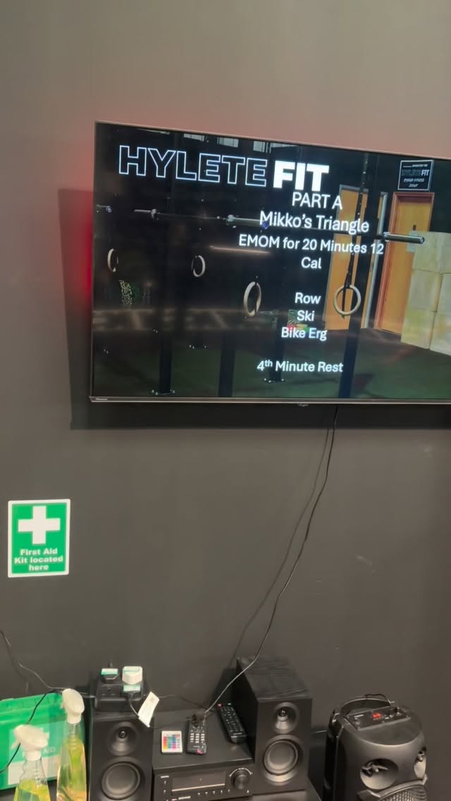 This mornings Saturday Sweat Club was a good one, starting off with a version of Mikkos Triangle filled by a typical 21-15-9 workout 💪
#swearclub #hyletefit #swaffhamfitness #hybridtraininguk