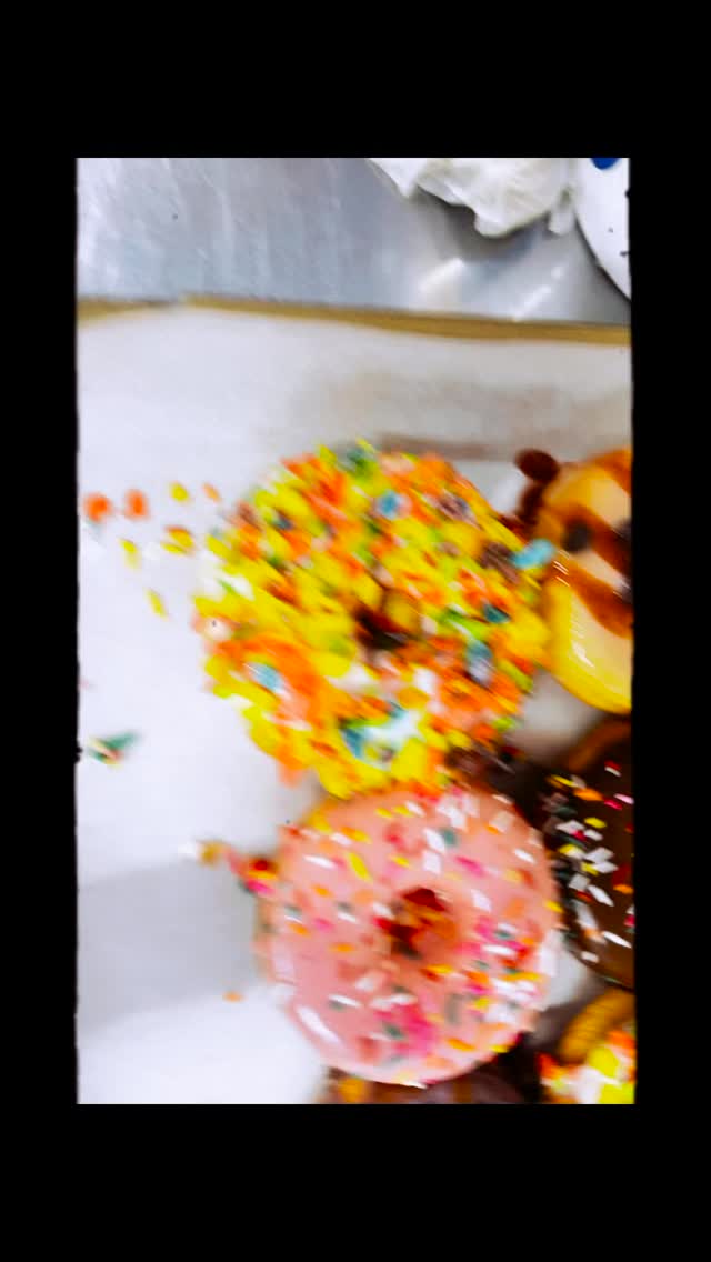 DOPE SELLS ITSELF 💋 #glutenfree #bakery #bagels #burritos #donuts