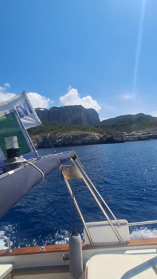 #solbevi_official
#capriexcursions
#boattour
#capri